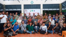 Duduk Bersama Warga, Kapolres Metro Jaktim gelar "Ngopi Kamtibmas" di Kel. Cipinang.