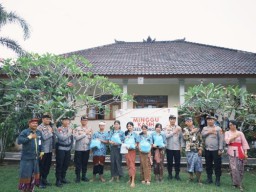 Polres Klungkung Laksanakan Minggu Kasih Ajak Jaga Kamtibmas di SMK N 1 Nusa Penida