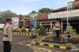 Kapolres Jembrana Pimpin Apel Jam Pimpinan, Tekankan Kesiapsiagaan Personel dan Antisipasi Konflik Sosial