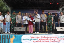 Kapolresta Tangerang Dampingi Kapolda Banten, Gubernur Banten Hadiri Perayaan Puncak May Day 2025 di Kabupaten Tangerang*