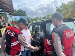 Polres Bandara Ngurah Rai Tangani Mobil Mogok di Drop Zone