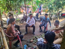 Perbincangan Santai di Tengah Semangat Digitalisasi Desa: Dr. Mulyadin Malik Dorong Inovasi Digital Dalam Lomba Desa Digital