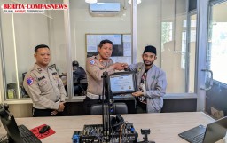 Satlantas Polres Sampang Berikan Himbauan Tertib Berlalu Lintas melalui Radio Salsabilla FM