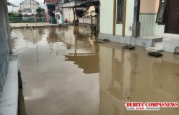 Banjir Kecil Menggenangi Kampung Kajuk, Warga Minta Pompa Air Segera Dibangun