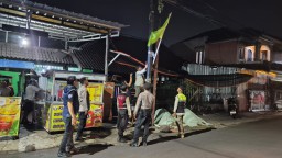 Polsek Kramatjati Tertibkan Atribut Bendera Ormas di Sejumlah Titik Jakarta Timur.