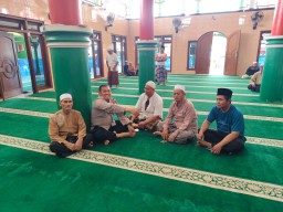 Polsek Cakung Gelar Safari Religi di Masjid Jami As-Salam, Sampaikan Pesan Kamtibmas dan Dukung Program Asta Cita.