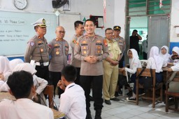 Polres Pelabuhan Tanjung Priok Ajak Pelajar SMPN 53 Jadi Duta Perubahan: Jauhi Tawuran, Narkoba, dan Bijak Bermedia Sosial serta Berani Laporkan Premanisme &amp