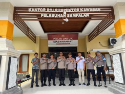 Kunjungi Polsubsektor Kawasan Pelabuhan Sampalan, Kapolres Klungkung Printahkan Tingkatkan Sinegritas Dengan Masyarakat