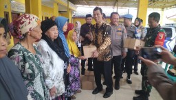 Polres Pasuruan Mengenalkan Jenis Narkoba dan Tekankan Pentingnya Siskamling Dalam "Jumat Curhat"