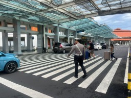 Polres Bandara Kerahkan Personel Atur Lalu Lintas Cegah Penumpukan Kendaraan