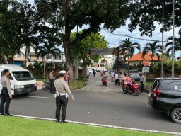 Polres Bandara Ngurah Rai Amankan Ibadah Kenaikan Yesus Kristus di Gereja Ekklesia