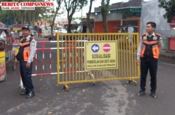 Uji Coba Sistem Satu Arah di Alun-Alun Trunojoyo Sampang