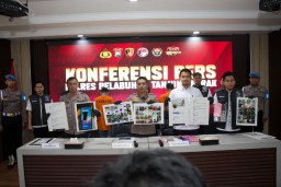 Polres Pelabuhan Tanjung Perak Ungkap Grup Facebook "Gay Khusus Surabaya" Sebar Konten Asusila, Dua Orang Jadi Tersangka