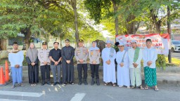 Kapolres Jembrana Serahkan Bantuan Hewan Qurban Untuk Hari Raya Idul Adha 1446 H