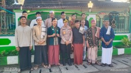 Kapolres Jembrana Pantau Langsung Pelaksanaan Sholat Ied Idul Adha 1446 H di Sejumlah Masjid, Pastikan Aman dan Khidmat
