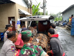 Seorang Pria Ditemukan Meninggal di PT Bali Treasures, Babinsa dan Aparat Terkait Lakukan Penanganan