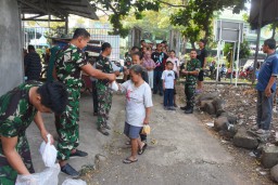 Hari Raya Idul Adha 1447 H, Kodim 0501/JP Serahkan Hewan Qurban dan Distribusikan Daging Qurban kepada Masyarakat.