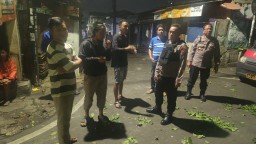Respons Cepat Polsek Matraman Tangkal Tawuran Warga di Kayumanis