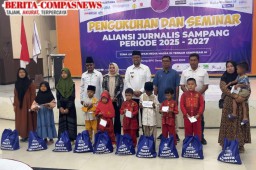 BAZNAS Sampang Berbagi dengan Anak Yatim dalam Rangka Pengukuhan AJS
