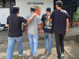 Dua Terduga Admin Grup FB 'Gay Khusus Surabaya' Diamankan Satreskrim Polres Pelabuhan Tanjung Perak