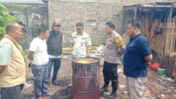 Polisi dan Satpol PP Selesaikan Masalah Pencemaran Udara di Cakung Timur Lewat Pendekatan Problem Solving