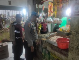 Polsek Matraman Lakukan Pemantauan Harga Sembako di Pasar Palmeriam, Pastikan Ketersediaan Aman