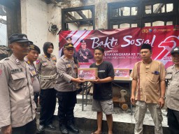 Peringati Hari Bhayangkara ke-79, Polsek Pabean Cantikan Gelar Baksos Untuk Korban Kebakaran Hingga Kaum Duafa