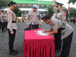 Kapolres Jembrana Pimpin Sertijab Kasat Intelkam dan Penyerahan Jabatan Kapolsek Gilimanuk