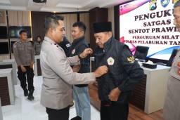 Polres Pelabuhan Tanjung Perak Kukuhkan Satgas Sentot Prawirodirdjo Untuk Amankan Malam Satu Suro