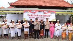 Polresta Denpasar Serahkan Fasilitas Air Bersih (Sumur Bor) dan Paket Sembako di Setra Agung Bubug dalam Rangka Hari Bhayangkara ke-79