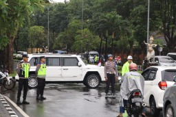 Polres Bandara Ngurah Rai Amankan Kedatangan Presiden RI Prabowo Subianto Melalui VIP Bandara