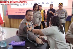 Polres Pelabuhan Tanjung Priok Gelar Bakti Kesehatan Donor Darah dalam Rangka Hari Bhayangkara ke-79