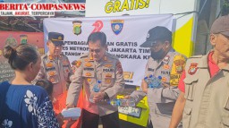 Polres Metro Jakarta Timur Bagikan 300 Nasi Kotak Gratis di Klender, Wujud Kepedulian Polri di Momen HUT Bhayangkara ke-79