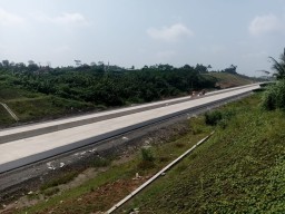 Pembangunan Tol Serang-Panimbang Yang Dikerjakan Oleh PT Sino Road And Brigde Terus Berjalan Tanpa Henti