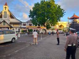 Polres Bandara Ngurah Rai Amankan Ibadah Minggu Umat Kristiani di GPIB Eklesia