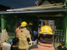 Si Jago Merah Bakar Satu Rumah di Ambengan Batu Surabaya