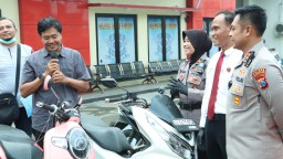 Enam Tahun Hilang, Polres Bangkalan Kembalikan Motor Warga Surabaya