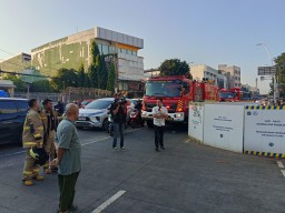 Kepulan Asap di Pagi Buta: Kebakaran Farmasi RS Hermina Jatinegara Ditangani Cepat dan Terkendali