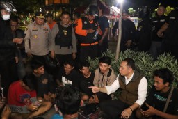 Polres Pelabuhan Tanjung Perak Gelar Patroli Gabungan Awasi Pemberlakuan Jam Malam Anak Dibawah Umur
