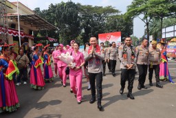 Dalam Rangka HUT Bhayangkara ke-79 Kapolres Tangsel Laksanakan Bakti Sosial dan Bakti Kesehatan serta meresmikan Pagar dan Gerbang Gapura Polsek Serpong