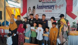 Rayakan HUT ke-18 Media TB INTERPOL Dengan Santunan Anak Yatim Piatu di Sertai Pemotongan Tumpeng