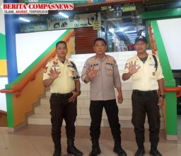 Polsek Kramat Jati Sosialisasikan Stop Pungli dan Kamtibmas kepada Petugas Keamanan Pasar Induk