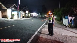 Sat Lantas Polres Sampang Tangani Kecelakaan Lalu Lintas di Jl. Raya Ds. Jrengik