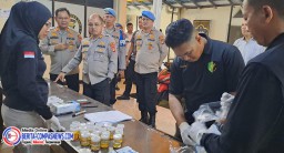 Menjaga Integritas dan Kesiapan Personel, Wakapolres Metro Jakarta Timur Sambangi Polsek Duren Sawit
