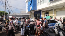Ops Patuh Agung 2025 Polresta Denpasar Hari ke-2 Tindak 75 Pelanggaran Lalu Lintas di Simpang Mahendradatta Buana Kubu