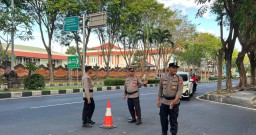 Polres Bandara Ngurah Rai Gelar PH Pagi, Lima Titik Jalur Rawan Dijaga Ketat Personel Berseragam