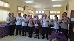 Kapolres Jembrana Gelar Jumat Curhat, Dengarkan Langsung Keluhan Camat dan Para Kades