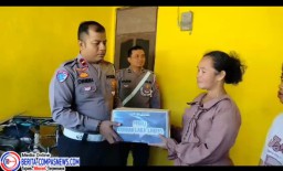Polres Sampang Laksanakan Program Polantas Menyapa dan Polantas Peduli Korban Laka
