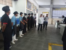Tinjau Pengamanan &amp; Layanan, Kabid Perawatan, Pengamanan, dan Kepatuhan Internal Kanwil Ditjen Pemasyarakatan Jatim Puji Kinerja Lapas Narkotika Pamekasan