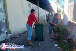 Pasar Rongtengah Bersih dan Nyaman Berkat Kerja Sama Petugas Kebersihan